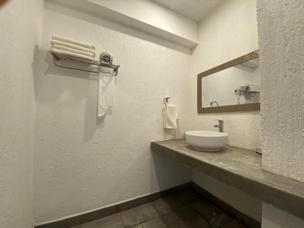 Hotel Aeropuerto Morelia Alvaro Obregon エクステリア 写真