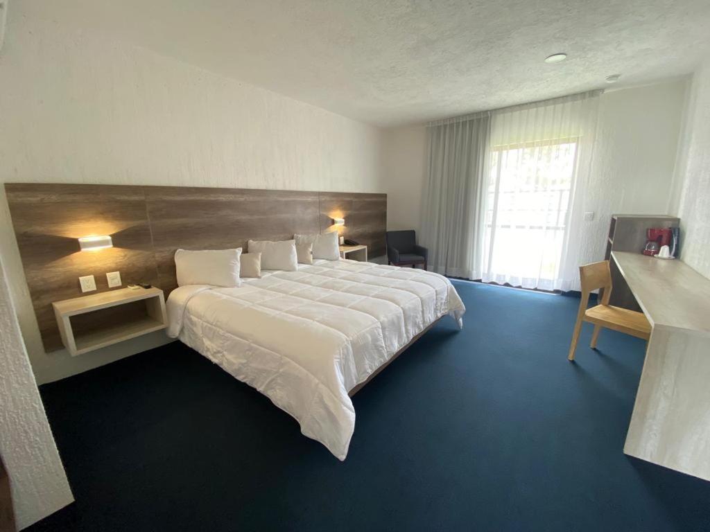 Hotel Aeropuerto Morelia Alvaro Obregon エクステリア 写真